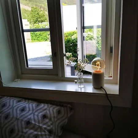 Nydelig Lite Hus Med Egen Vedfyrt Baksteovn. Сasa de vacaciones *