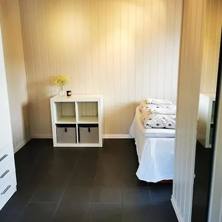 Nydelig Lite Hus Med Egen Vedfyrt Baksteovn. Ferienhaus *