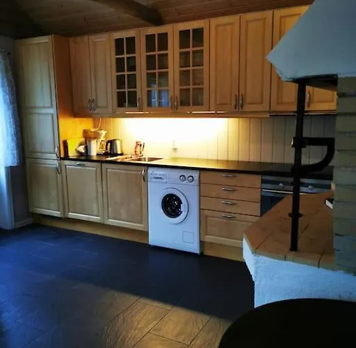 Nydelig Lite Hus Med Egen Vedfyrt Baksteovn. * Kaupanger